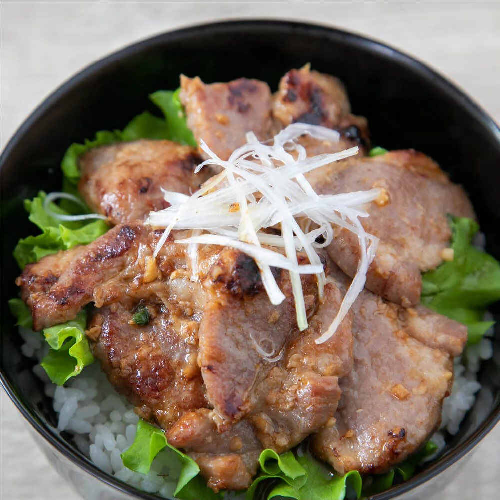 にんにく麹の豚カルビ丼